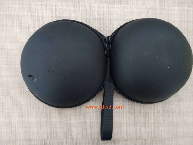 21238989795_644567009