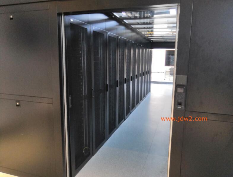 9232848924_1786569531