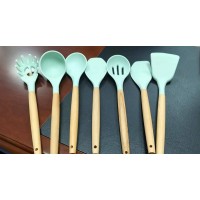 硅胶厨具内部配件加工